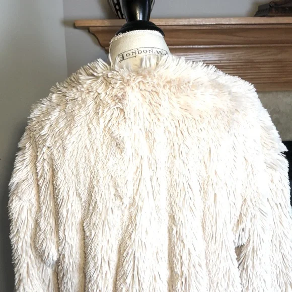 COAT FAUX FUR RARE! - Picture 5 of 12